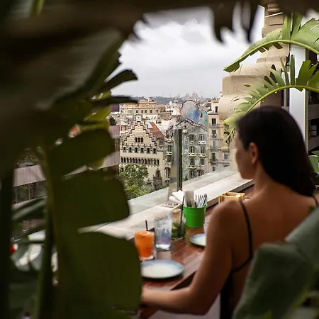 Mate Anna 4* Barcelona